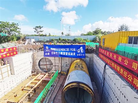 冶建第三分公司?？谑许椖恐?5噸超徑頂管機精準(zhǔn)定位